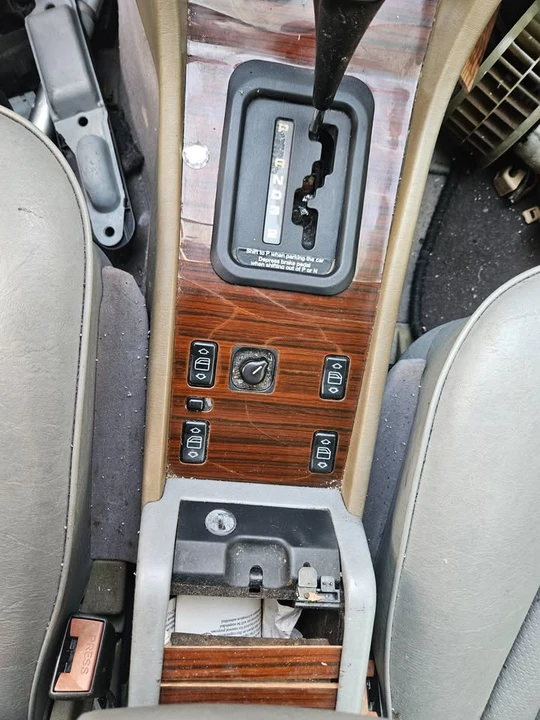 1995 Mercedes-Benz W124 E-Class - Image 9 of 15