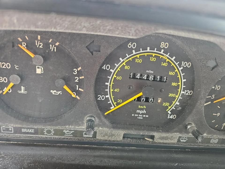 1995 Mercedes-Benz W124 E-Class - Image 14 of 15