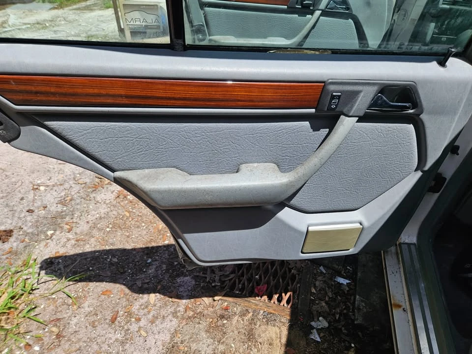 1995 Mercedes-Benz W124 E-Class - Image 3 of 15