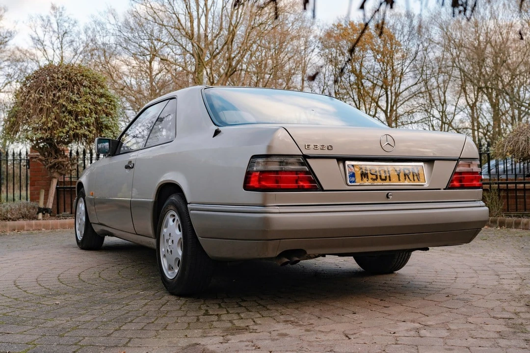 1995 Mercedes-Benz W124 E-Class - Image 9 of 30
