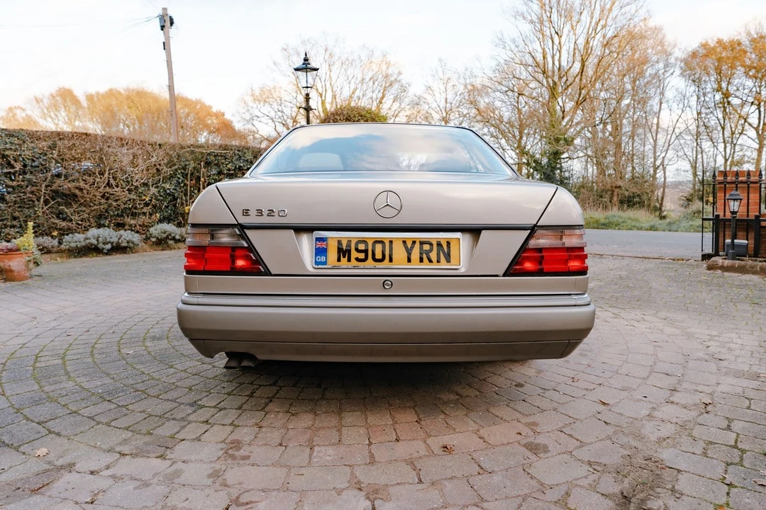 1995 Mercedes-Benz W124 E-Class - Image 23 of 30