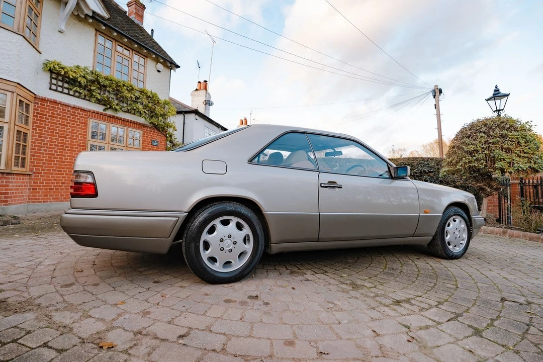 1995 Mercedes-Benz W124 E-Class - Image 27 of 30