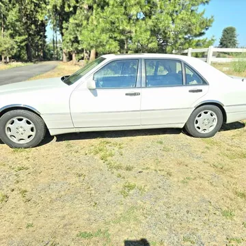 1995 Mercedes-Benz 400 SE Sedan 4D