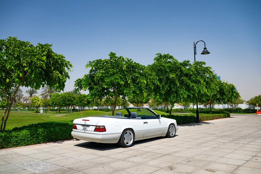 1995 Mercedes-Benz W124 E-Class - Image 13 of 31