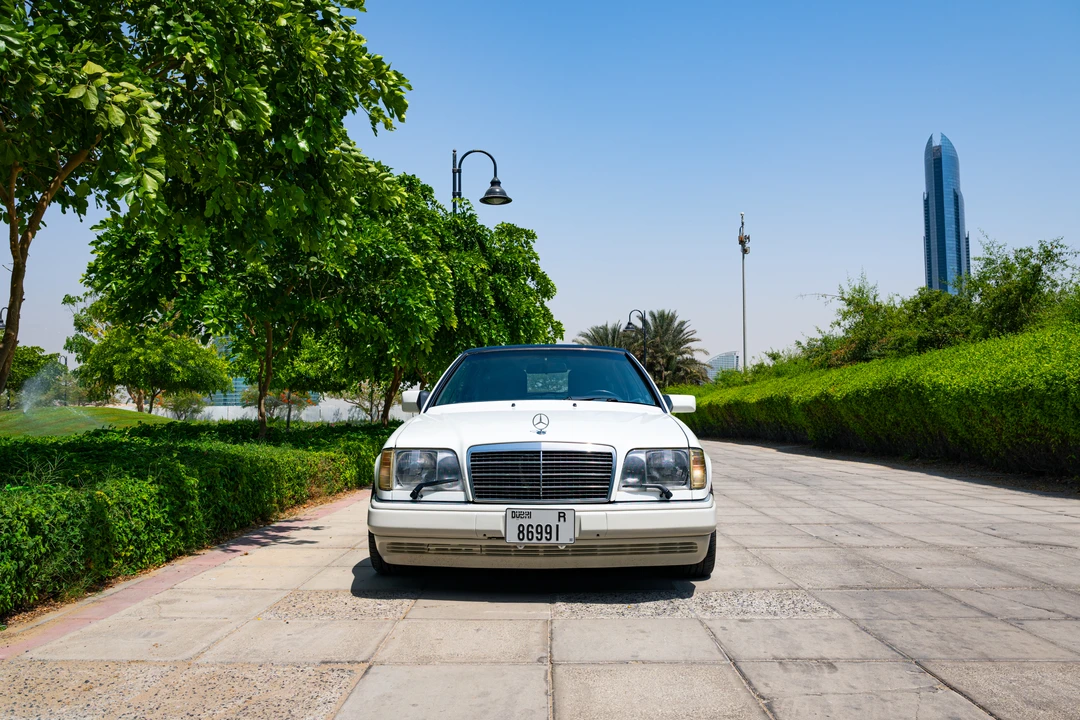 1995 Mercedes-Benz W124 E-Class - Image 2 of 31