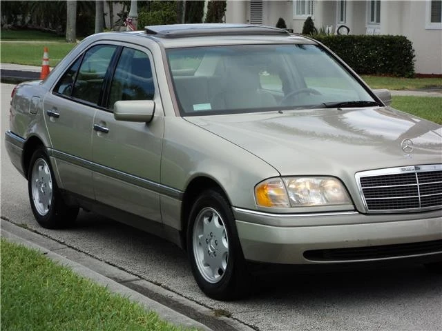 1995 Mercedes-Benz W202 C-Class - Image 10 of 12