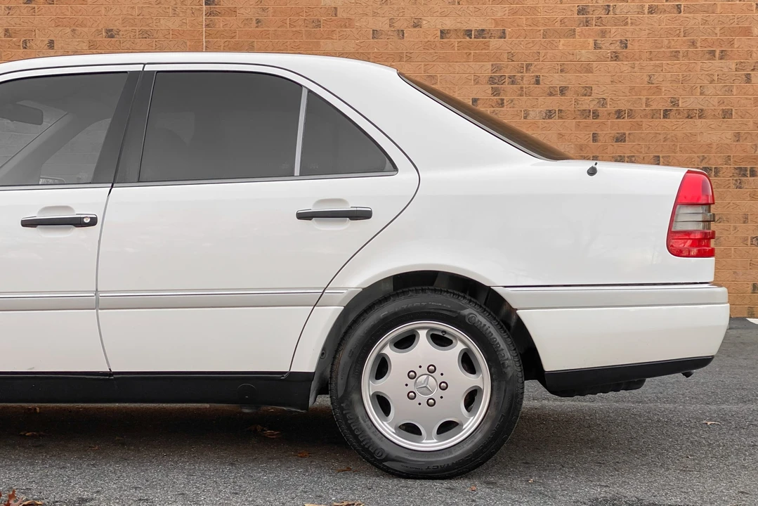 1995 Mercedes-Benz W202 C-Class - Image 23 of 31