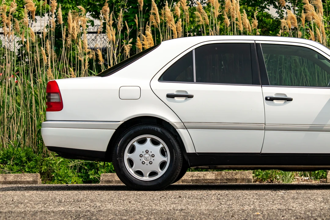 1995 Mercedes-Benz W202 C-Class - Image 26 of 31