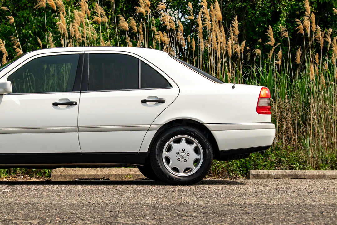 1995 Mercedes-Benz W202 C-Class - Image 30 of 31