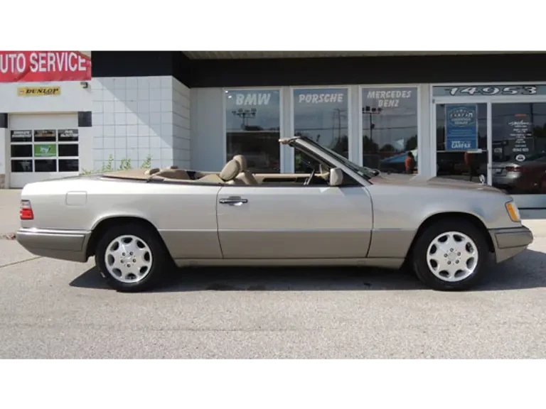 1995 Mercedes-Benz W124 E-Class - Image 2 of 2