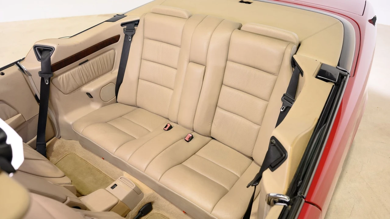 1995 Mercedes-Benz W124 E-Class - Image 13 of 31