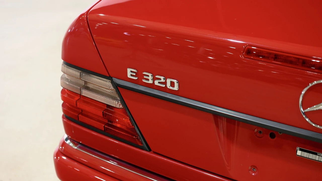1995 Mercedes-Benz W124 E-Class - Image 7 of 31