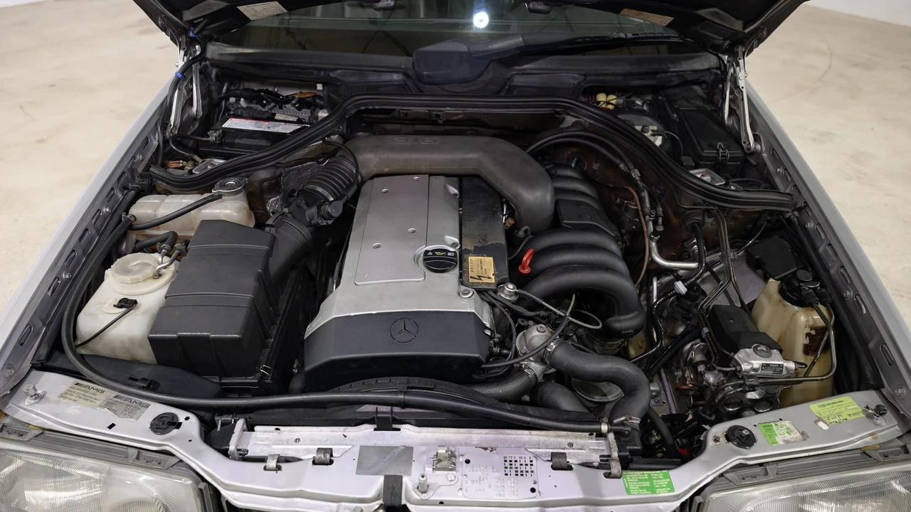 1995 Mercedes-Benz W124 E-Class - Image 4 of 31