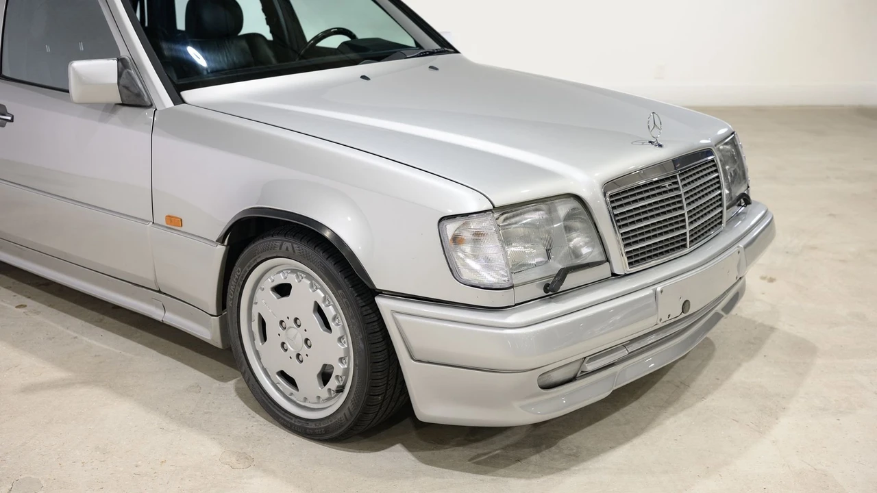 1995 Mercedes-Benz W124 E-Class - Image 13 of 31