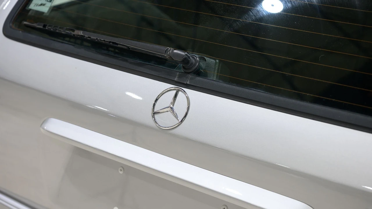 1995 Mercedes-Benz W124 E-Class - Image 29 of 31