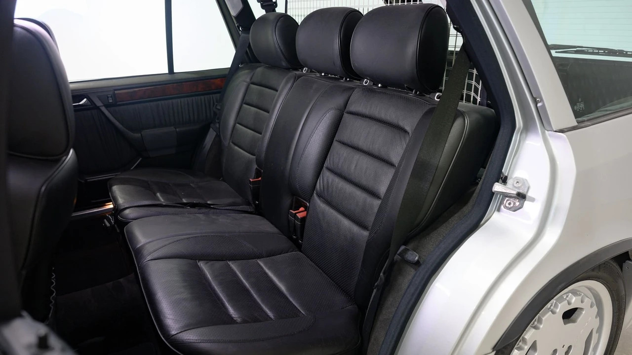 1995 Mercedes-Benz W124 E-Class - Image 10 of 31