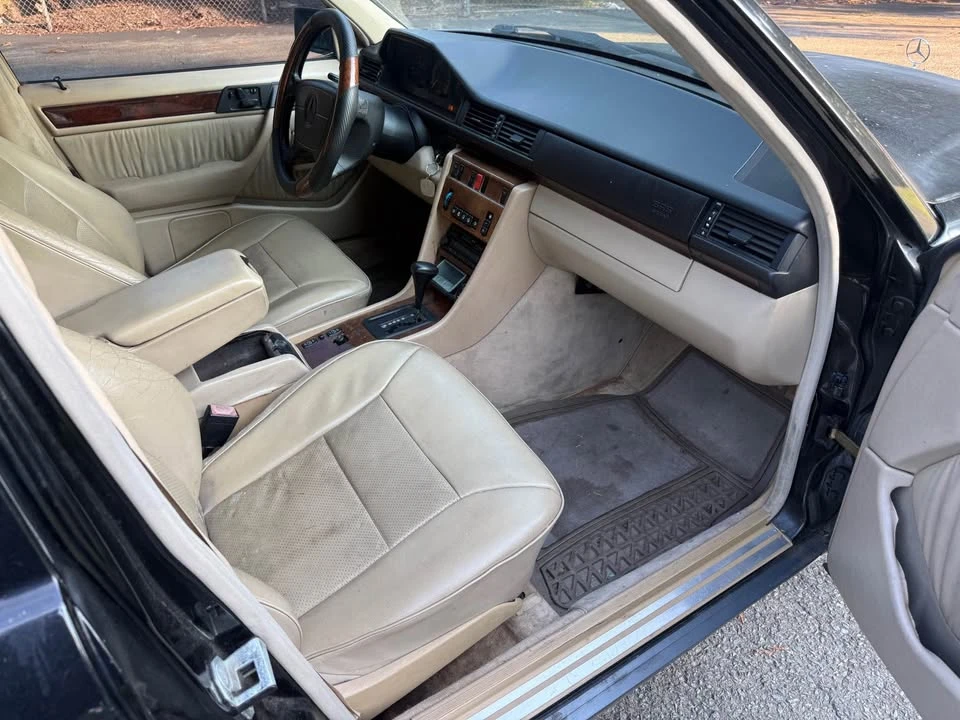 1995 Mercedes-Benz W124 E-Class - Image 12 of 20