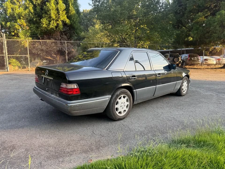 1995 Mercedes-Benz W124 E-Class - Image 4 of 20
