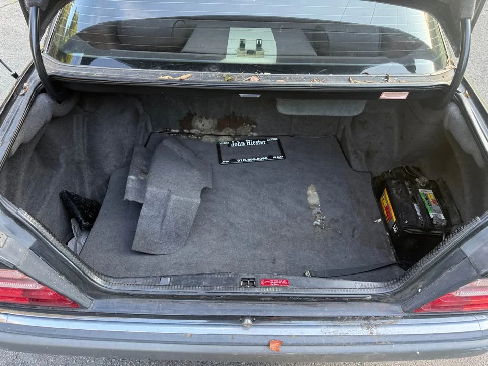 1995 Mercedes-Benz W124 E-Class - Image 11 of 20