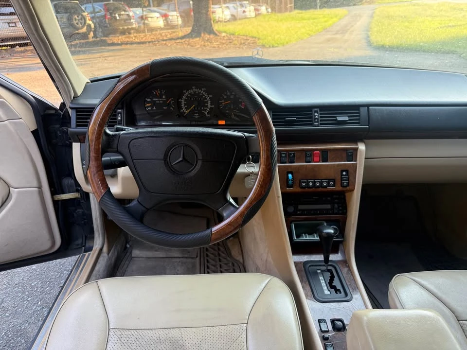 1995 Mercedes-Benz W124 E-Class - Image 16 of 20