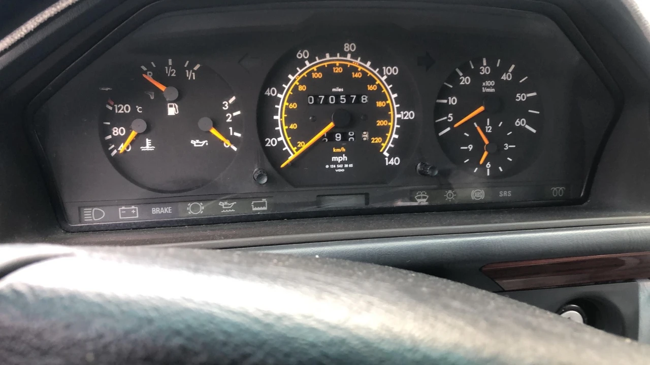 1995 Mercedes-Benz W124 E-Class - Image 7 of 9