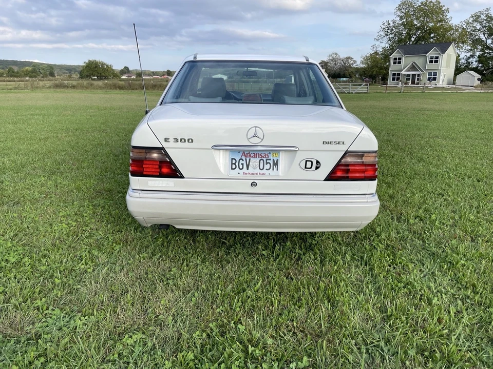 1995 Mercedes-Benz W124 E-Class - Image 4 of 19