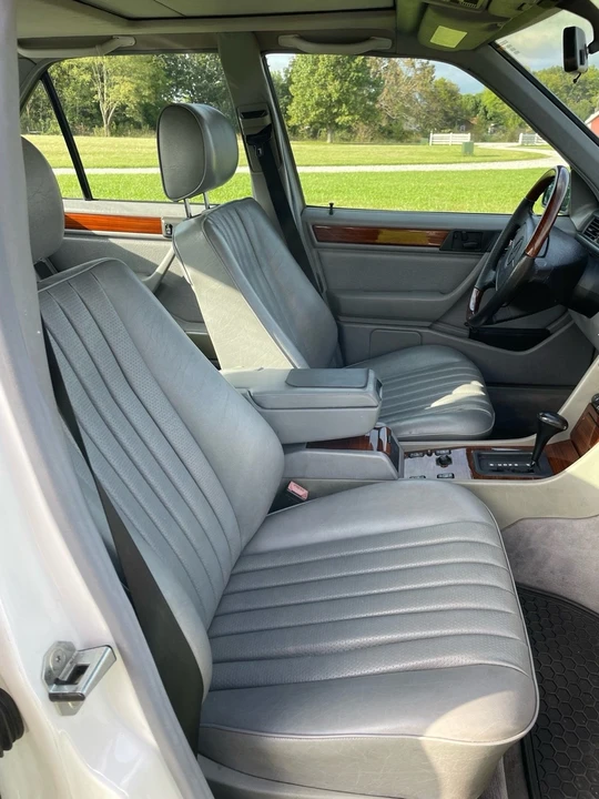 1995 Mercedes-Benz W124 E-Class - Image 13 of 19