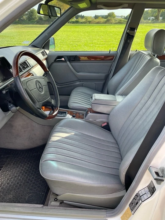 1995 Mercedes-Benz W124 E-Class - Image 15 of 19