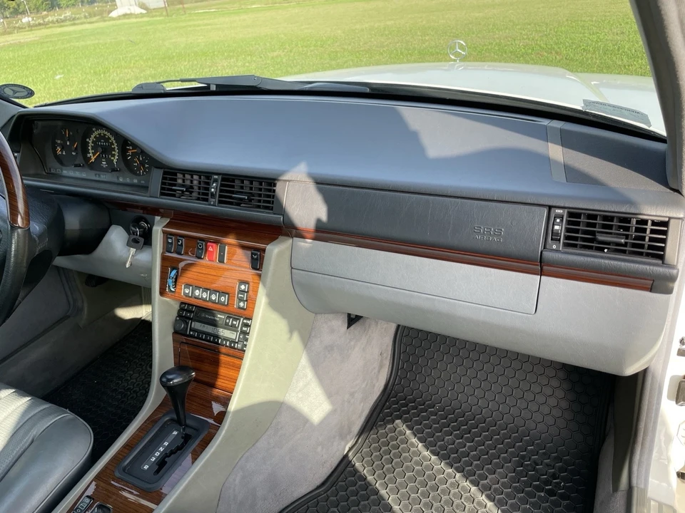 1995 Mercedes-Benz W124 E-Class - Image 14 of 19