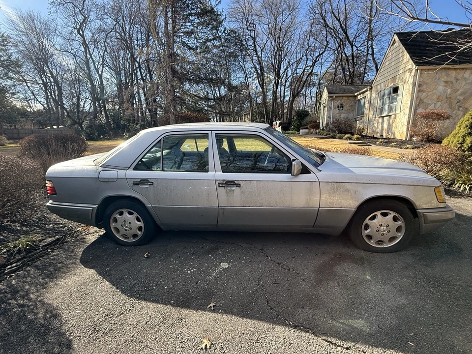 1995 Mercedes-Benz W124 E-Class - Image 2 of 4