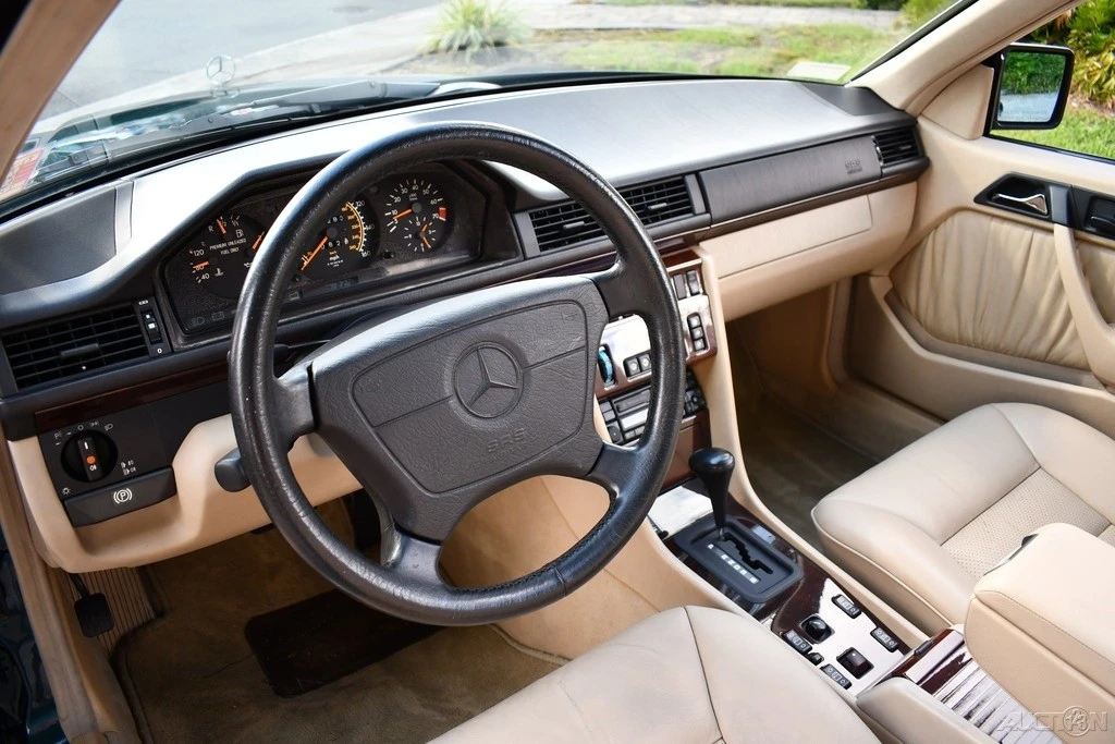 1995 Mercedes-Benz W124 E-Class - Image 16 of 21