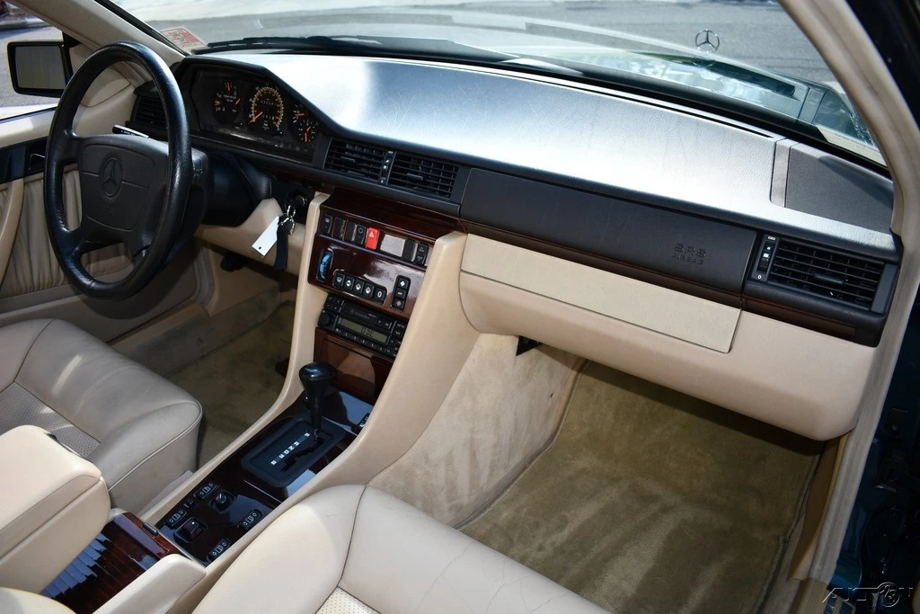 1995 Mercedes-Benz W124 E-Class - Image 22 of 24