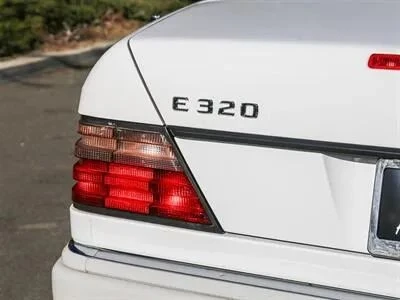 1995 Mercedes-Benz W124 E-Class - Image 10 of 21