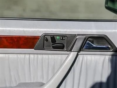 1995 Mercedes-Benz W124 E-Class - Image 13 of 21