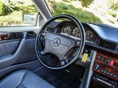 1995 Mercedes-Benz W124 E-Class - Image 28 of 31