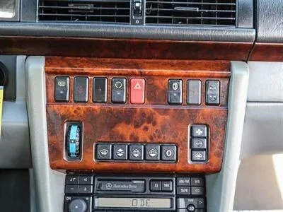 1995 Mercedes-Benz W124 E-Class - Image 26 of 31