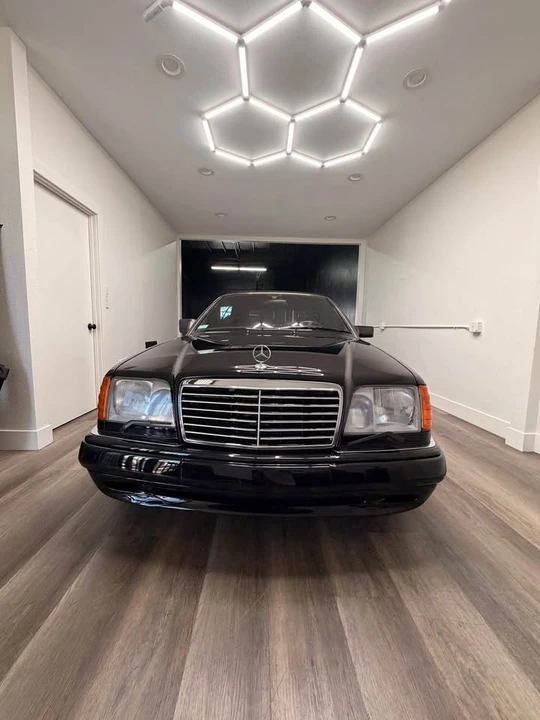 1995 Mercedes-Benz W124 E-Class - Image 4 of 18