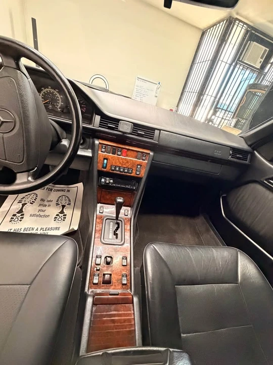 1995 Mercedes-Benz W124 E-Class - Image 17 of 18