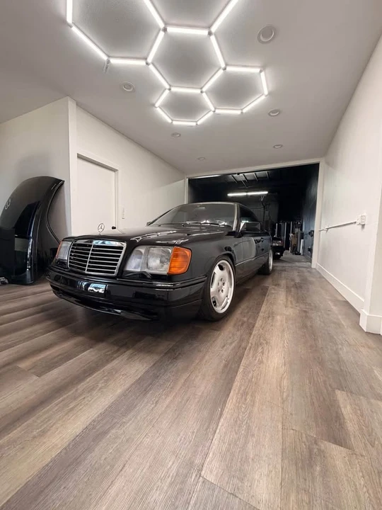 1995 Mercedes-Benz W124 E-Class - Image 2 of 18