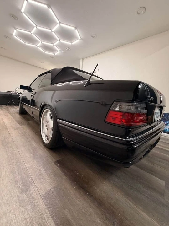 1995 Mercedes-Benz W124 E-Class - Image 16 of 18