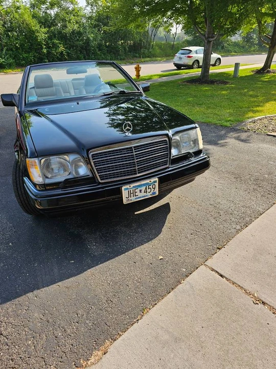 1995 Mercedes-Benz W124 E-Class - Image 2 of 9