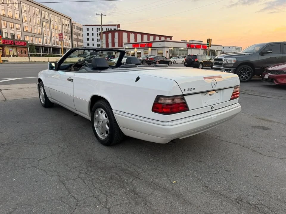 1995 Mercedes-Benz W124 E-Class - Image 10 of 19
