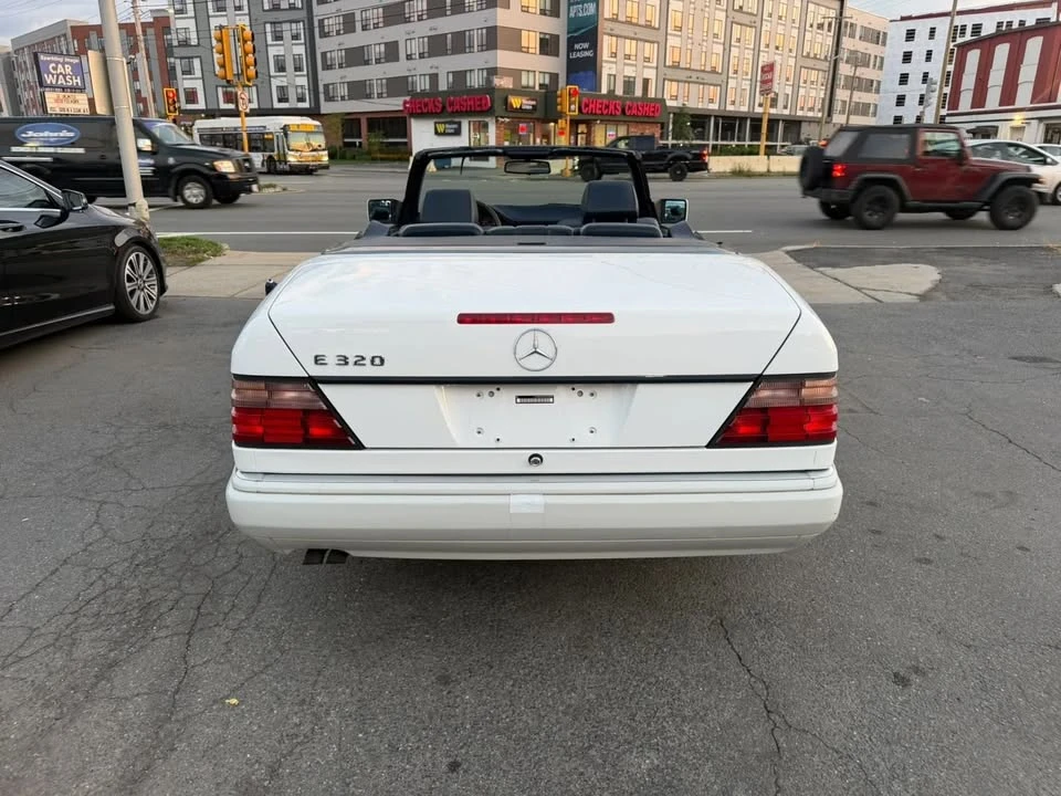 1995 Mercedes-Benz W124 E-Class - Image 11 of 19