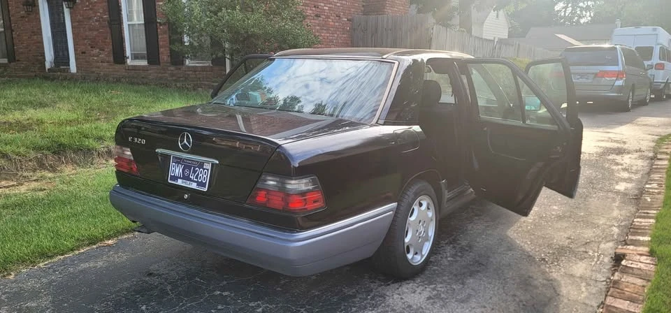 1995 Mercedes-Benz W124 E-Class - Image 3 of 15