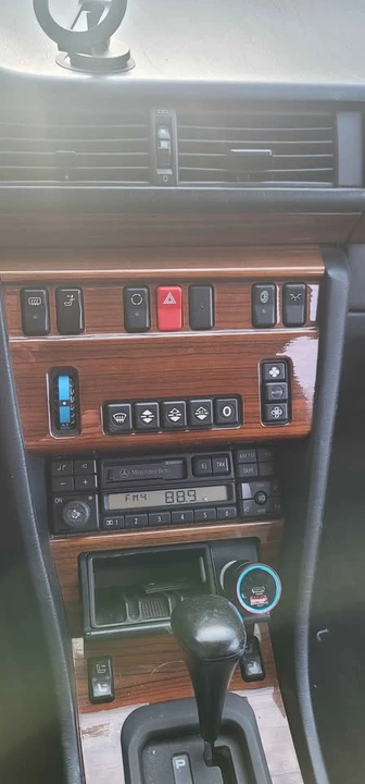 1995 Mercedes-Benz W124 E-Class - Image 9 of 15