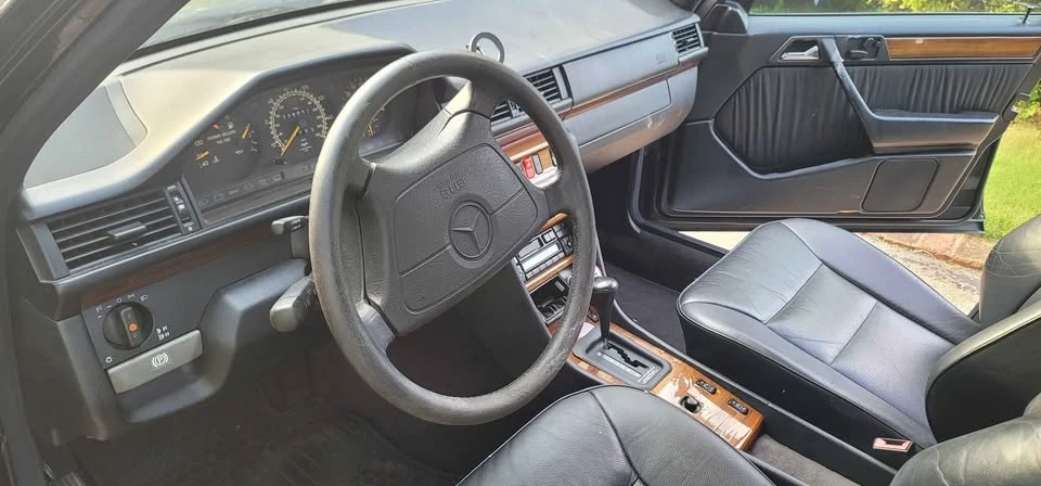 1995 Mercedes-Benz W124 E-Class - Image 7 of 15