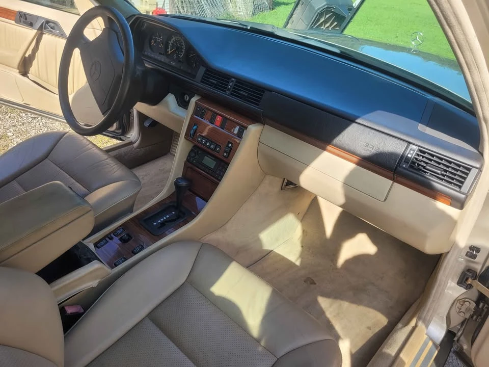 1995 Mercedes-Benz W124 E-Class - Image 4 of 5