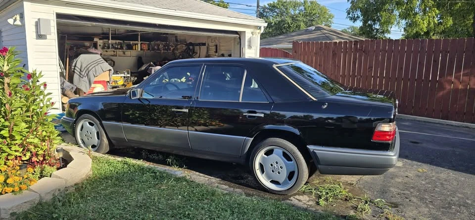 1995 Mercedes-Benz W124 E-Class - Image 3 of 9