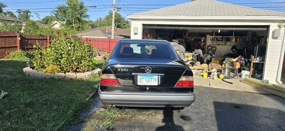 1995 Mercedes-Benz W124 E-Class - Image 2 of 9