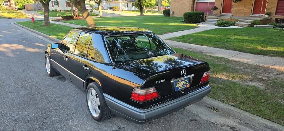 1995 Mercedes-Benz W124 E-Class - Image 3 of 20